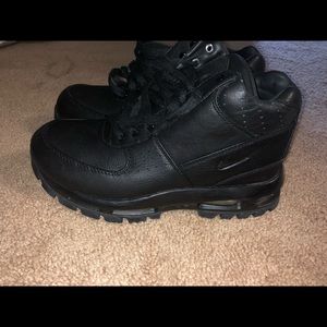 Nike ACG boots
